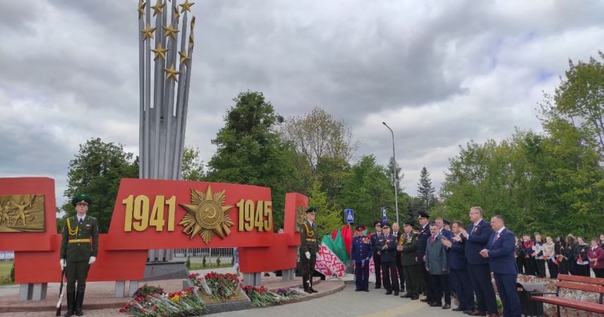 Памятник 80-летия Победы советского народа в Великой Отечественной войне открыли в Пинском районе