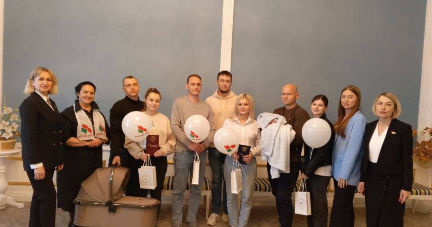 В Пинске в День семьи прошло имянаречение для пяти новорожденных