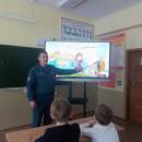 Что делать при пожаре: спасатели Пинского ГРОЧС провели урок в Парохонской школе