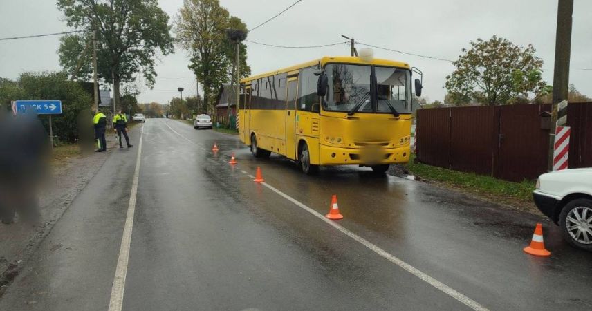 ДТП в Пинском районе: в Оснежицах пенсионер на велосипеде попал под колеса автобуса MAZ