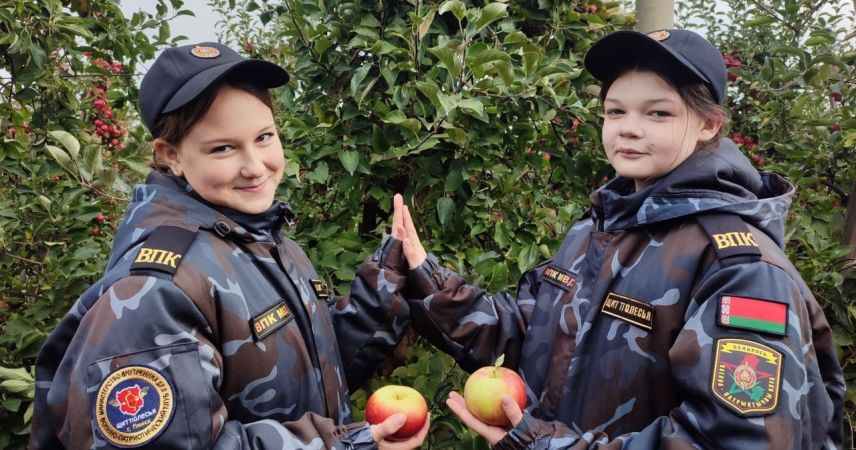 Витамины для школ и больниц – из Почапово: «Щит Полесья» и «Припятский дозор» приняли участие в акции «Яблоневый сад»