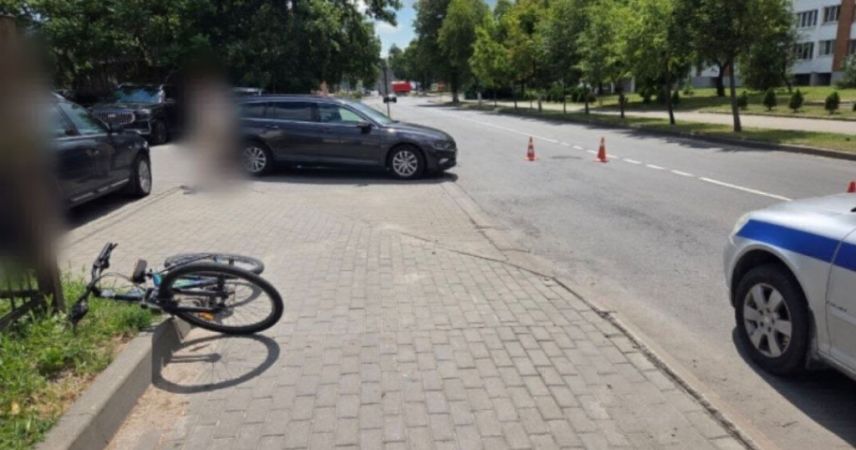 В Пинске на улице Зои Космодемьянской 13-летний велосипедист угодил под авто