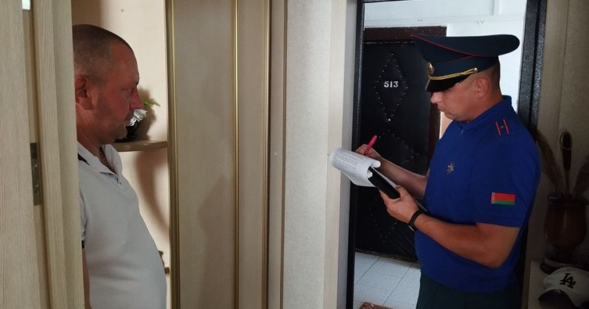 Проверка комнат и эвакуация: сотрудники Пинского ГРОЧС провели рейд в общежитии на Жолтовского