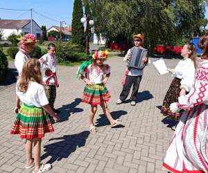 «Яблочный Спас» в Логишине: в молодежном центре культуры устроили праздник для школьников