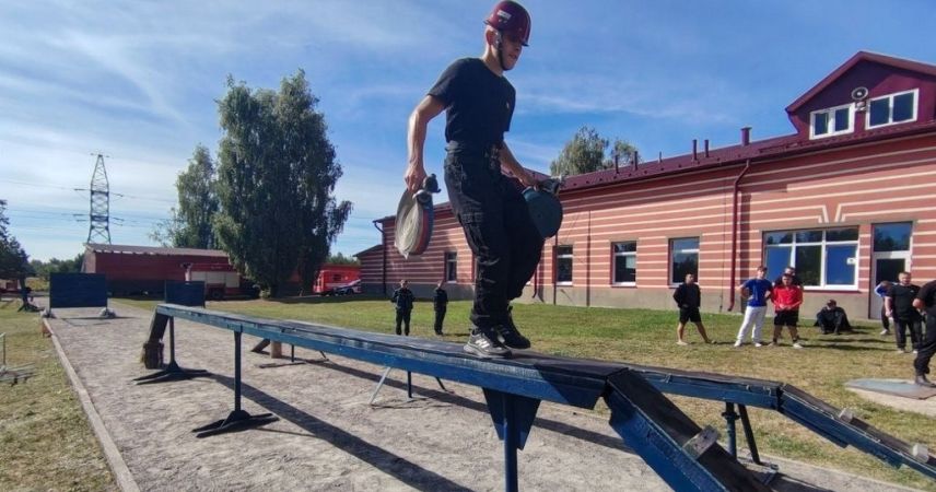 Когда счет – на секунды: в Пинском ГРОЧС прошёл чемпионат по пожарно-спасательному спорту