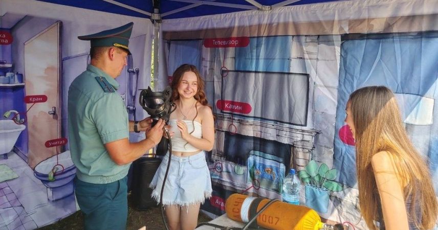 Площадка Пинского ГРОЧС на «Полесском вьюне»: экипировка, правила безопасности и водное шоу