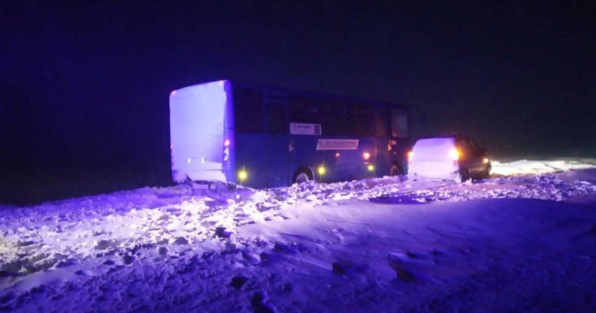 Спасатели Брестской области помогают водителям на дорогах из-за непогоды