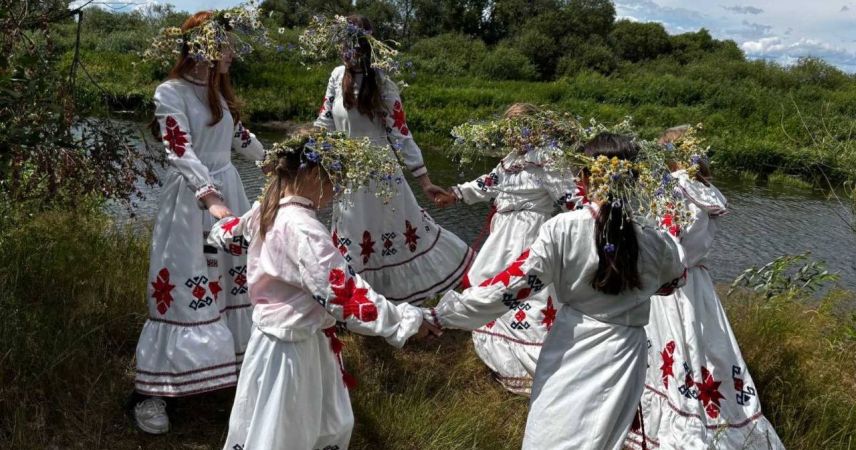 Костры, песни и хороводы: Пинщина ярко встретила Купалье