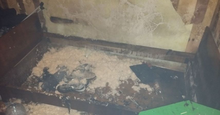 Пожар на Ломоносова в Пинске: хозяин квартиры попал в больницу