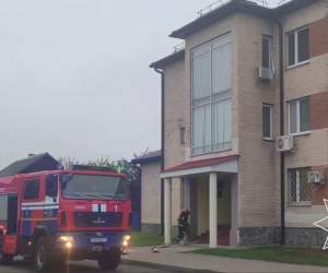 В Пинске спасатели ликвидировали пожар в административном здании на улице Берковича