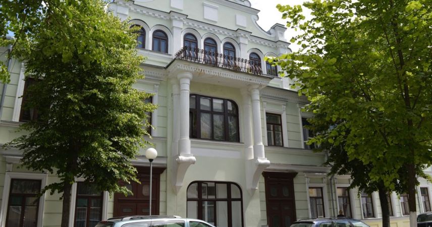 Квадратные метры с историей: в Пинске продают квартиру за 145 тысяч в доме 1912 года постройки