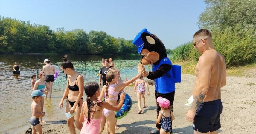 «Водный дозор» в Пинском районе: из-за жары МЧС и ОСВОД вышли в рейды по местным пляжам