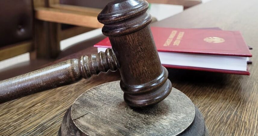 В Пинске суд приговорил мужчину к 9 годам колонии за убийство жены