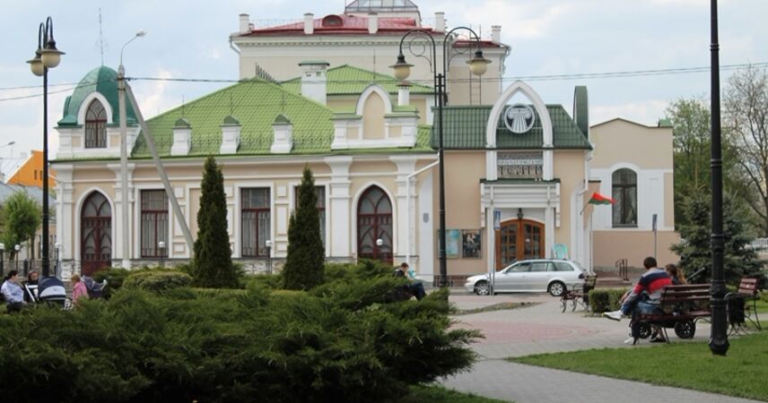 Афиша Пинского драмтеатра на апрель 2025 года