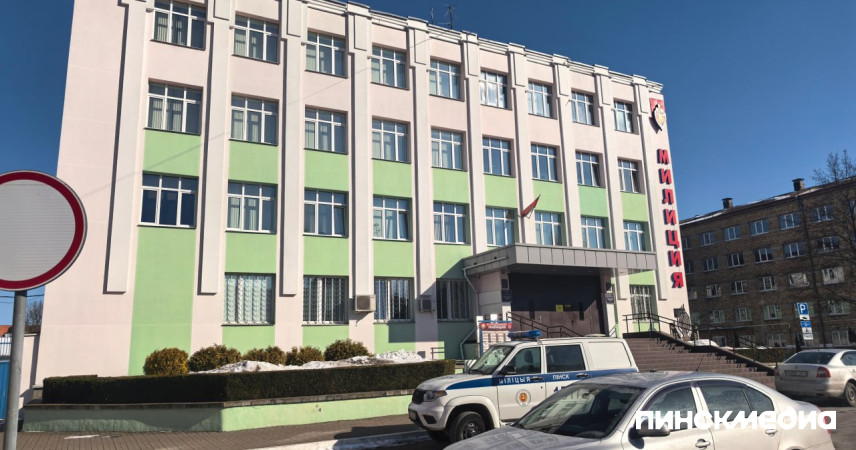Продал автомобиль за доллары: в Пинске выявили подделку спустя годы после сделки