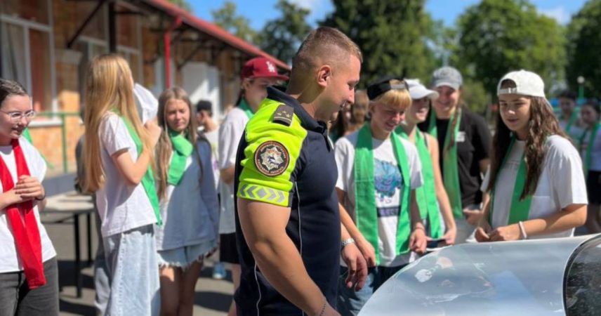 Ловушки в смартфонах и изнанка легких денег: в «Поречье» под эгидой ГАИ прошел день безопасности