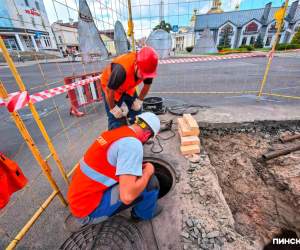 В Пинске ремонтируют теплосети: посмотрели, как устраняют порывы
