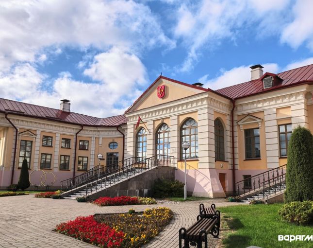 Любовь и разводы в Пинске: за полгода сыграли более 300 свадеб и расторгли брак спустя 45 лет совместной жизни