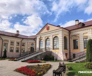 66-летняя невеста и 72-летний жених: 116 пар поженились в Пинске в августе
