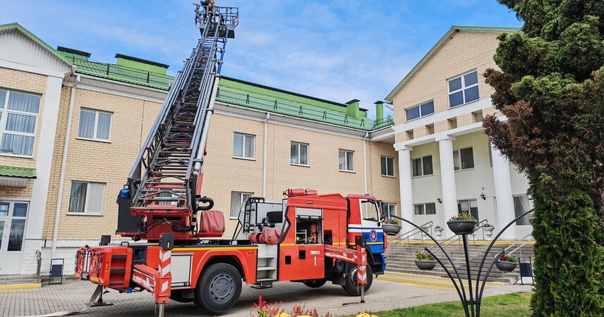 Пожарная эвакуация в Пинске: в пансионате «Пина» прошли учения МЧС