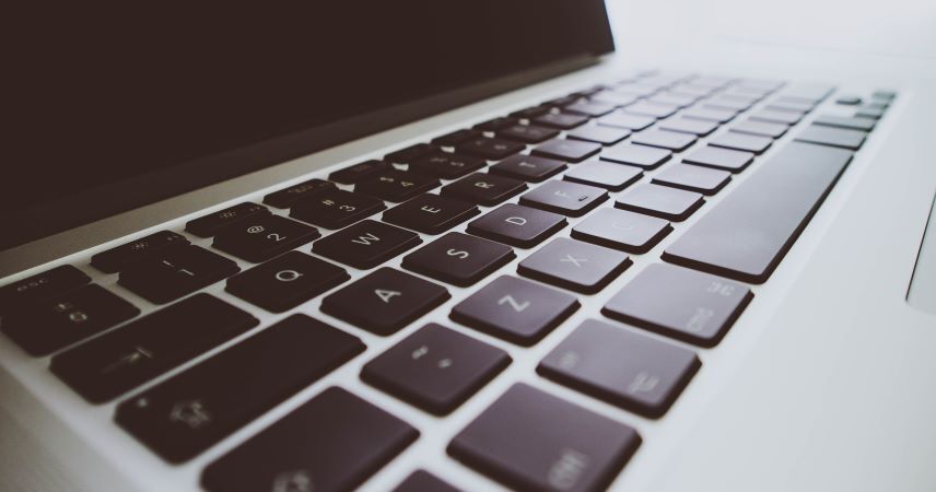 В Пинске пенсионерка забрала из камеры хранения магазина чужой ноутбук