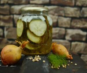 Врач-гигиенист рассказывает, где чаще «прячется» ботулизм и как его распознать