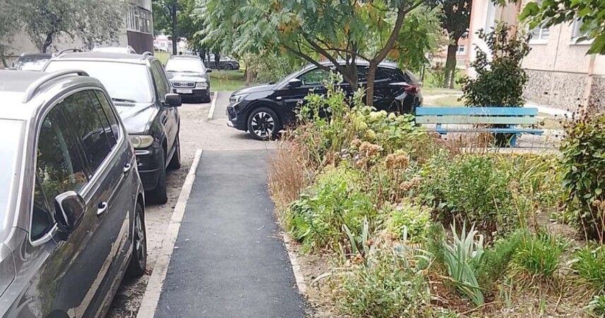 ЖРЭУ Пинска продолжает благоустройство дворовых территорий