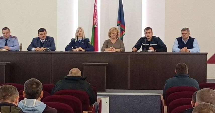 Алкоголь и пожары: злоупотребляющих спиртным граждан собрали на профилактическую беседу