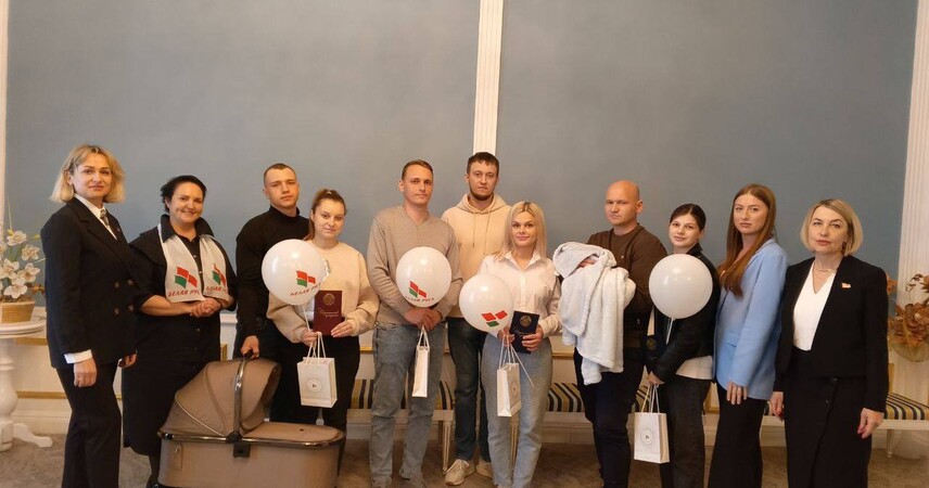В Пинске в День семьи прошло имянаречение для пяти новорожденных