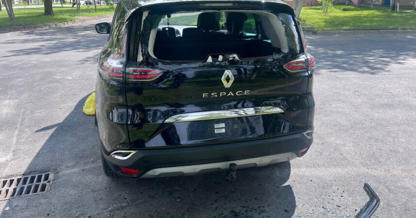 Более 4000 руб. за ошибку: ревнивый пинчанин разбил чужой Renault, перепутав с машиной жены