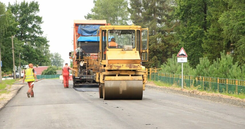 В Пинском районе асфальтируют участок дороги Н-221 Синин-Охово-Березовичи