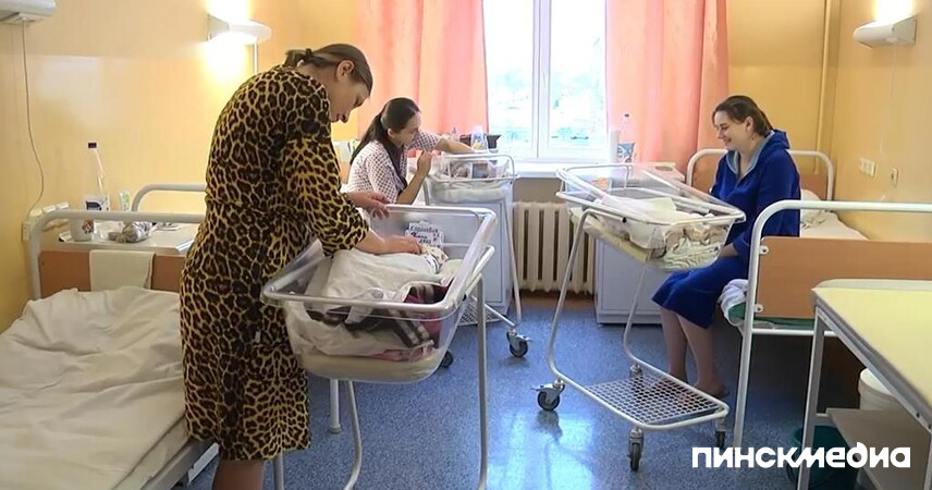 Лукашенко призвал белорусок рожать активнее: 