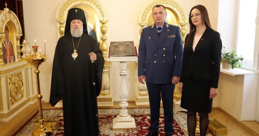 Икону начала XX века передала Брестская таможня Православной церкви