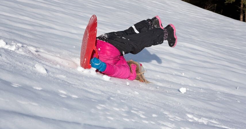 Зимние травмы: опасные заблуждения при оказании первой помощи