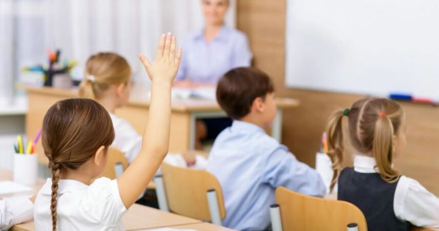 Родители обеспокоены платными пособиями и кружками: в Минобразования ответили