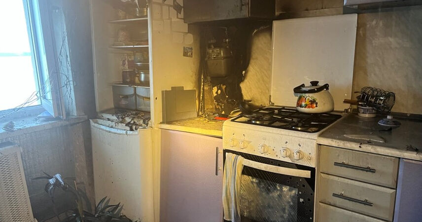 В Пинске на пожаре в жилом доме на ул. Клещева работники МЧС спасли мужчину