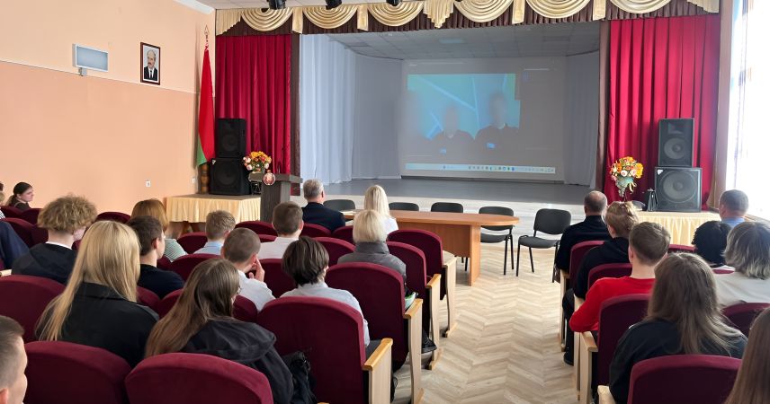 «Думал, меня не поймают»: осужденный за наркотики обратился к студентам в Пинске прямо из колонии
