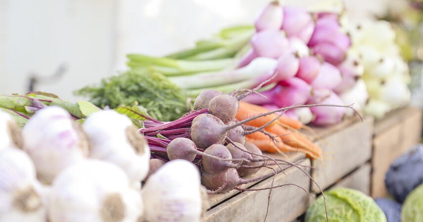 Запрещенные товары и просрочка: более 200 торговых мест на рынках Беларуси проверил МАРТ