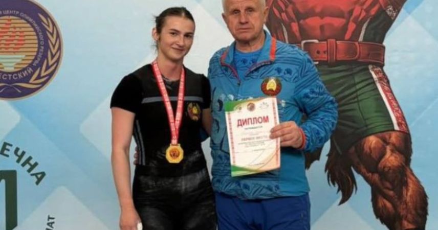 Инна Мельянец из Пинска выиграла молодежное первенство Беларуси по тяжелой атлетике