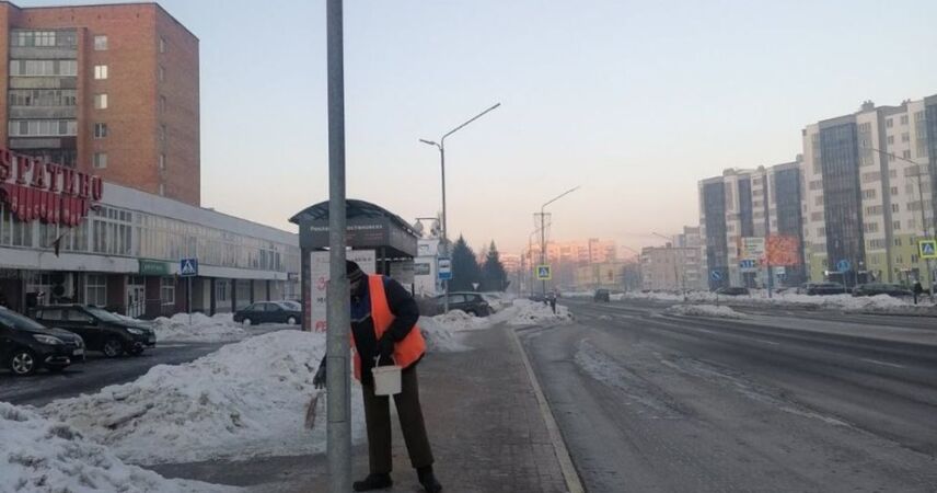 Испытание льдом: как в Пинске обеспечивают безопасность пешеходов в период температурных качелей