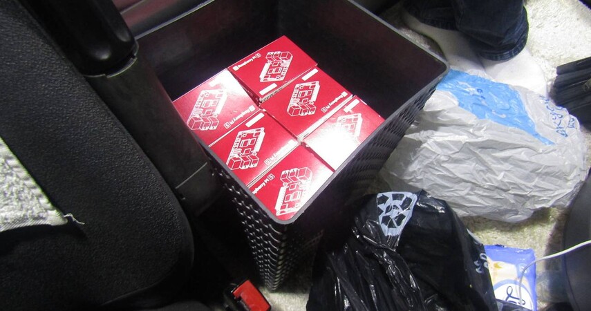 Микрокомпьютеры на 10 тысяч евро пытались скрыть от таможни  - их прятали даже в мусорном ведре грузовика