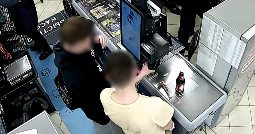 Карта на столе, деньги – в приложении: в Пинске студент устроил шоп-тур за чужой счет