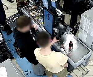 Карта на столе, деньги – в приложении: в Пинске студент устроил шоп-тур за чужой счет