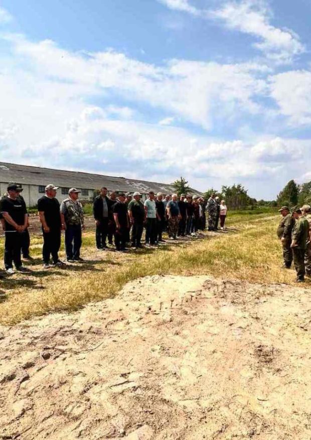 На Пинщине из-за наплыва желающих в народное ополчение отбирают по конкурсу
