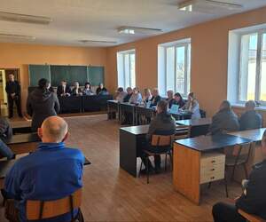 От вакансий к делу: как в Пинском районе помогают трудоустроиться лицам на учете в РОВД