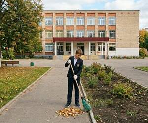 Имеет ли право школа заменять уроки труда уборкой территории? Ответ Минобразования