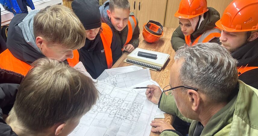 Впервые в отрасли: «Стройтрест №2» организовал тест-драйв для студентов-электриков в Пинске