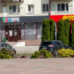 Фотофакт: на площади Ленина коммунальщики убрали увядшие хвойники