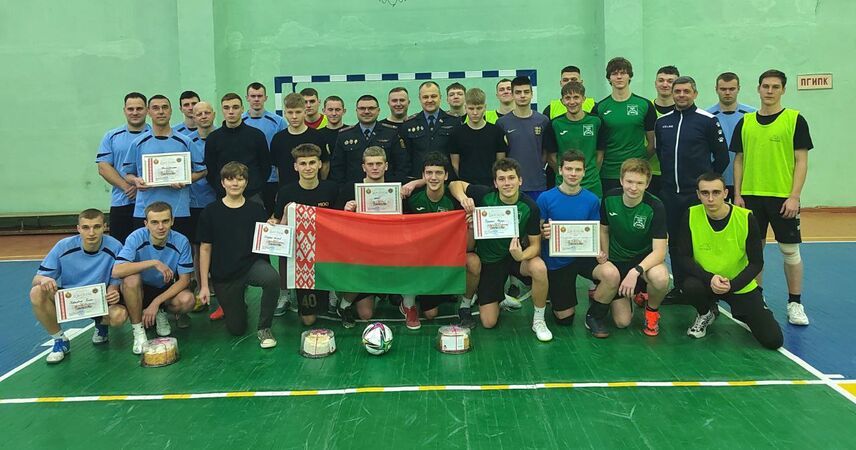 Мини-футбол в Пинске: молодежные отряды охраны правопорядка и ГОВД провели турнир