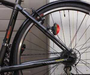 В Пинске мужчина украл велосипед, оставленный без присмотра возле магазина на несколько дней